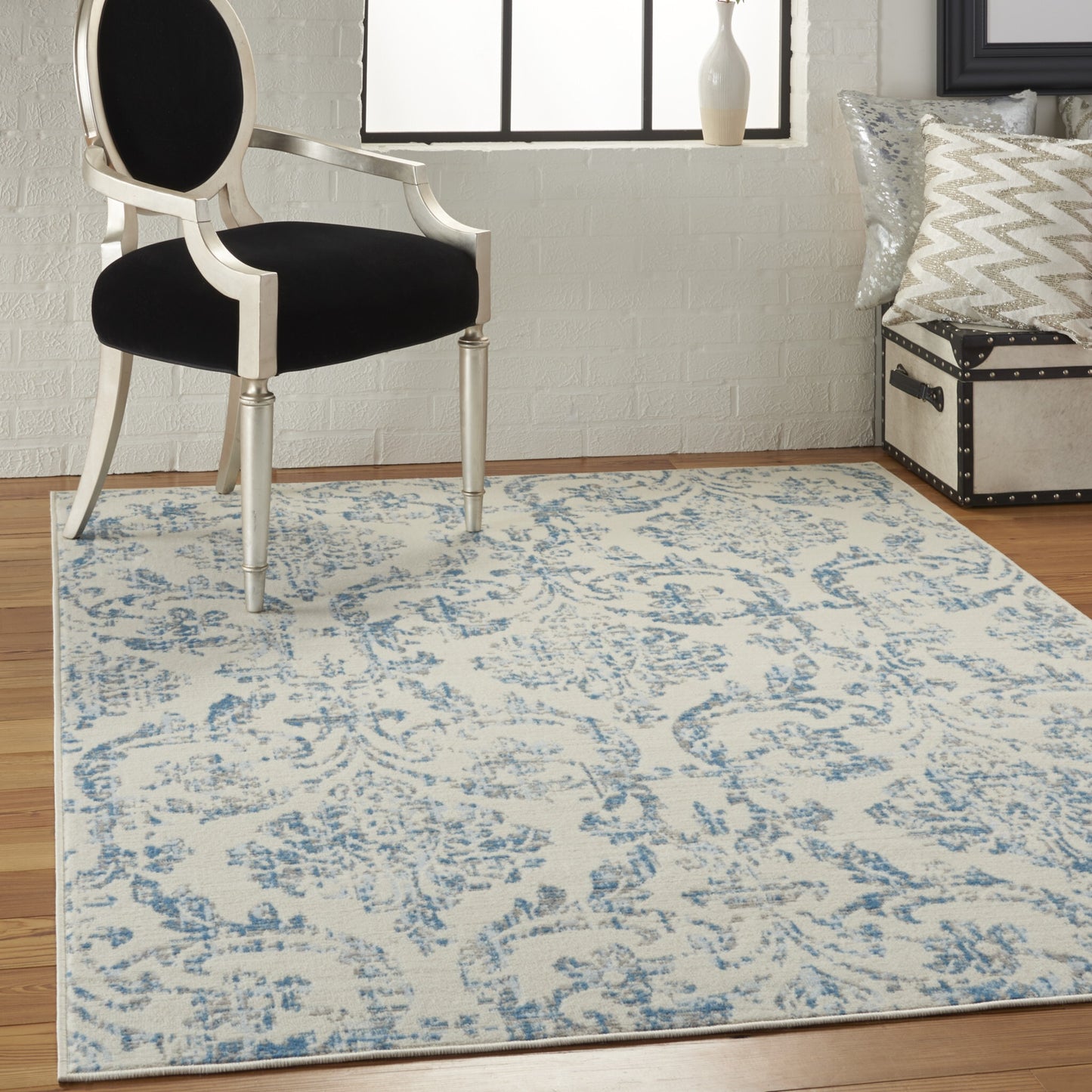 4' X 6' Cream Damask Power Loom Area Rug